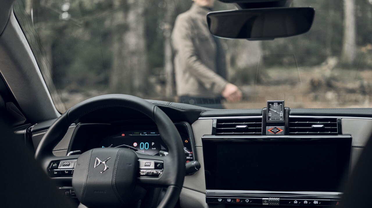 Interno della DS 9 E-TENSE 4x4 2022